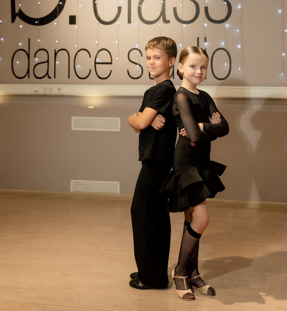 <span style="font-weight: bold;">БАЛЬНЫЕ ТАНЦЫ НАЧИНАЮЩИЕ </span>